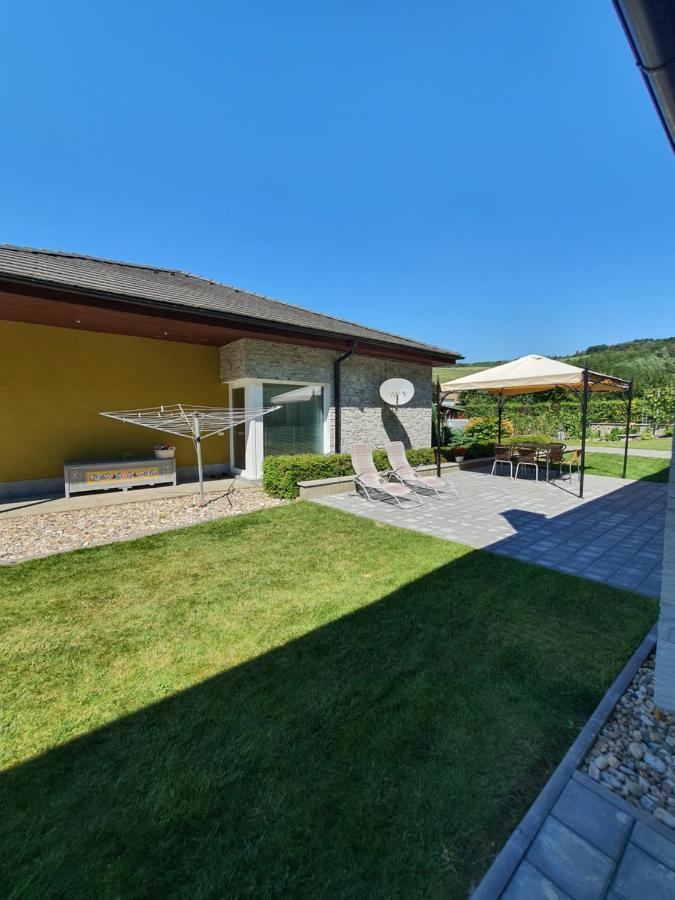 Apartman Kurdejov Hustopeče Exterior foto